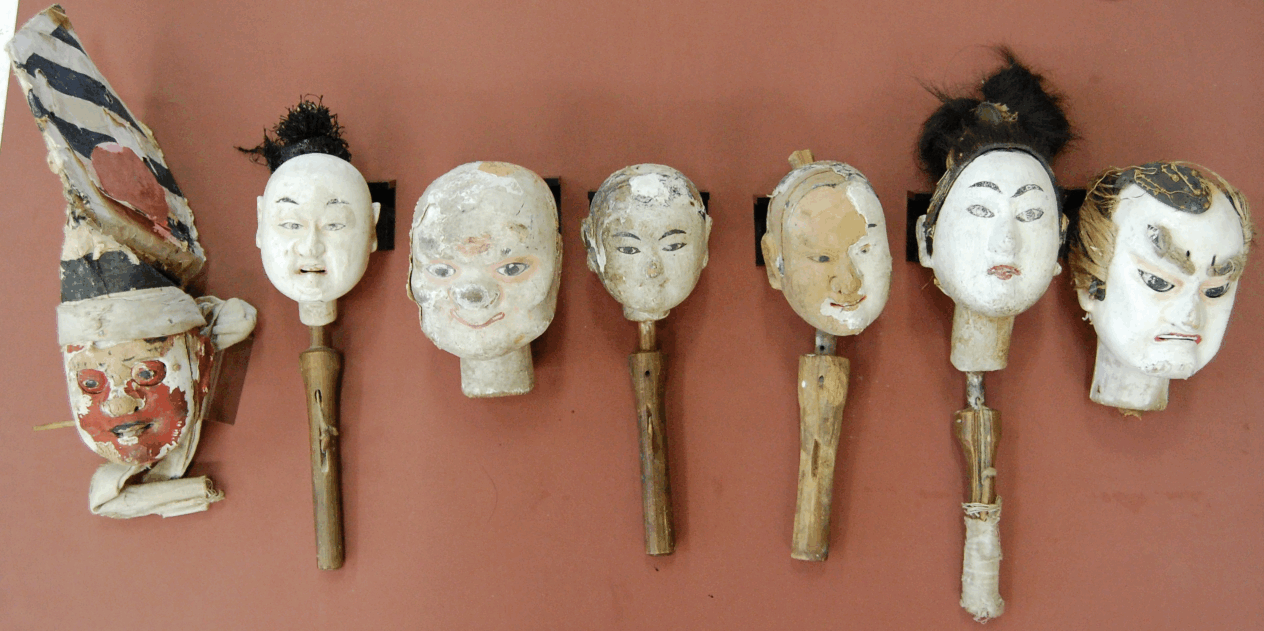 西野内の人形の頭。左から２つ目は舟生のもの。 （常陸大宮市歴史民俗資料館　山方館蔵）