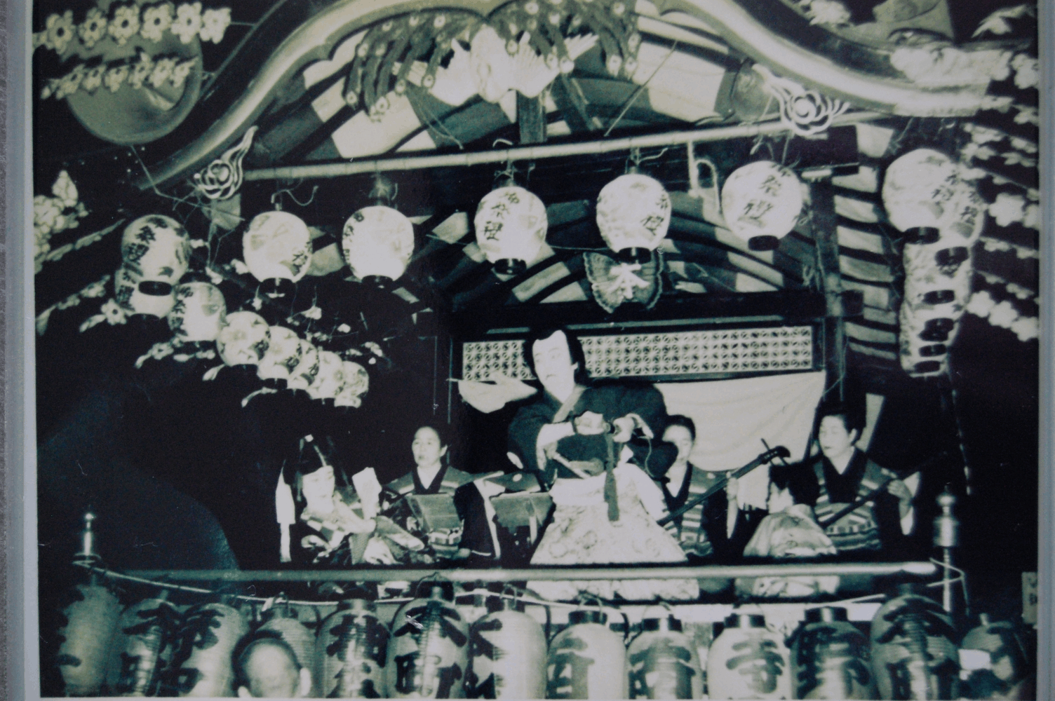 大宮の祇園祭に余興として行われた 屋台上での常磐津「将門」／昭和25年頃