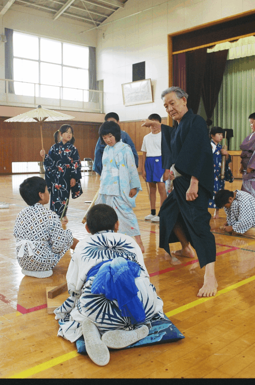 猪野文雄先生との塩田小での稽古／平成13年